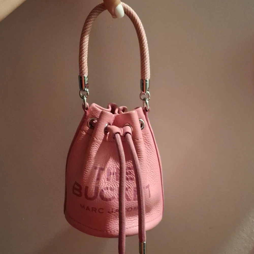 Marc Jacobs The Bucket Pink Mini Bag Is Missing The Shoulder Strap - Picture 10 of 11